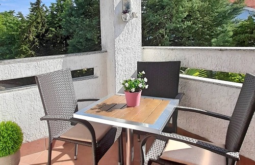 Sveti Anton Apartment | One bedroom apartment with terrace Sveti Anton, Krk (A-5288-c)