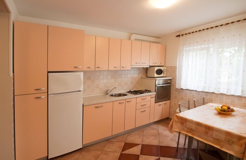 Vinkuran Apartment | One bedroom apartment with terrace Vinkuran, Pula (A-21016-b)