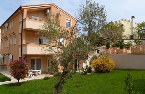 Vinkuran Apartment | One bedroom apartment with terrace Vinkuran, Pula (A-21016-b)
