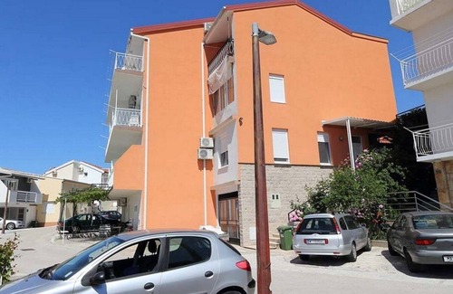 Blato Apartment | One bedroom apartment with balcony and sea view Živogošće - Blato, Makarska (A-22253-h)