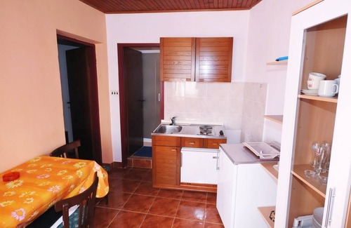 Metajna Apartment | One bedroom apartment with terrace and sea view Metajna, Pag (A-6421-b)