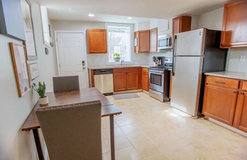 Edgewood House | One Bedroom Apartment in heart of ATL