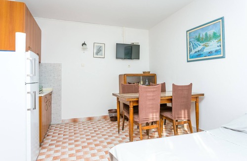 Sevid Apartment | One bedroom apartment near beach Sevid, Trogir (A-4287-d)