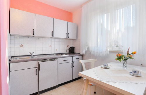 Marusici Apartment | One bedroom apartment with terrace and sea view Marušići, Omiš (A-18497-a)