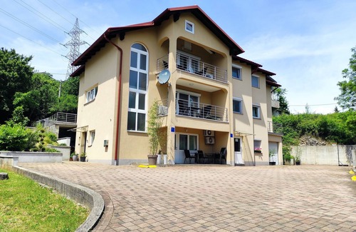 Sarsoni Apartment | One bedroom apartment with terrace Rijeka (A-18146-a)