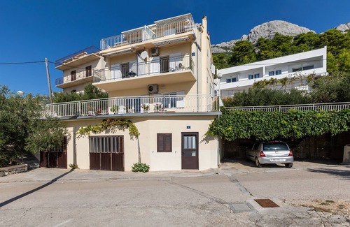 Marusici Apartment | One bedroom apartment with terrace and sea view Marušići, Omiš (A-1131-e)