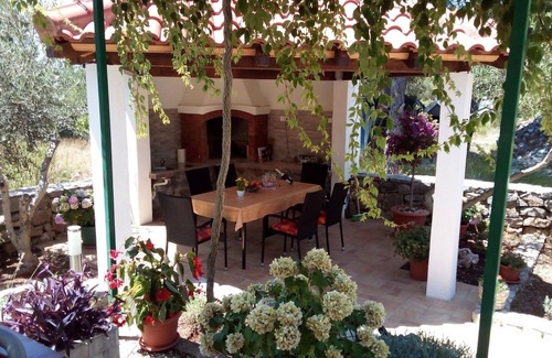 Cove Osibova (Milna) Apartment | One bedroom apartment with terrace Milna, Brač (A-11088-b)