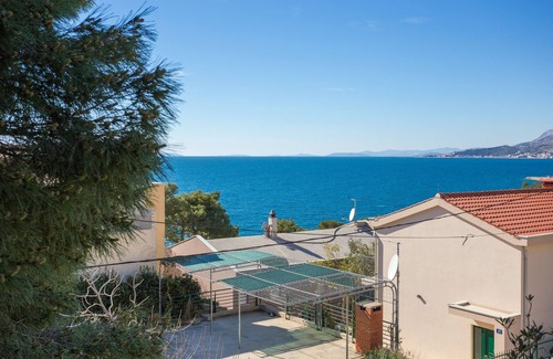 Stanici Apartment | One bedroom apartment with terrace and sea view Balića Rat, Omiš (A-20494-a)