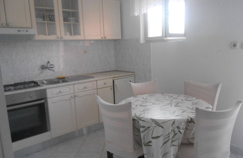Poljana Apartment | One bedroom apartment with balcony Poljana, Ugljan (A-8473-c)