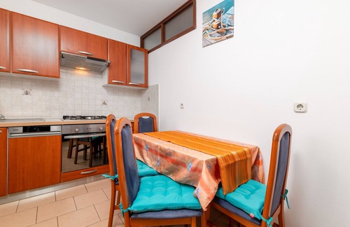 Stinjan Apartment | One bedroom apartment with terrace Štinjan, Pula (A-24743-b)
