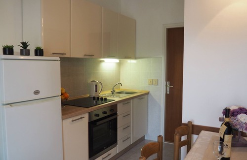 Sevid Apartment | One bedroom apartment with balcony and sea view Sevid, Trogir (A-11505-a)