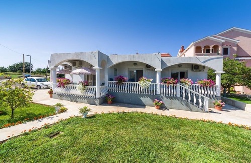 Zaton Apartment | One bedroom apartment with terrace Zaton, Zadar (A-15000-d)