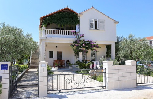 Mali Ston Apartment | One bedroom apartment with terrace Mali Ston, Pelješac (A-10226-b)