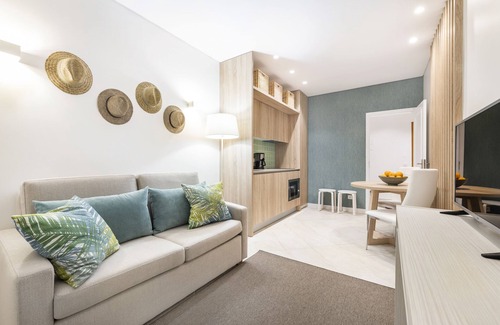 Santa Eulalia Apartment | One Bedroom Apt | 300m from the beach | 2 pool areas | Free Wifi | Central