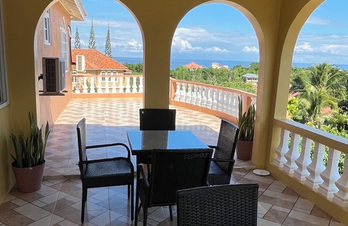 Boscobel House | one bedroom cozy and quiet neighborhood 10min from ocho rios town