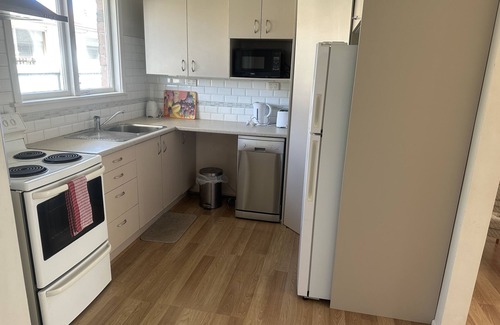 Edgeware Apartment | One bedroom delight. entire property for guest.