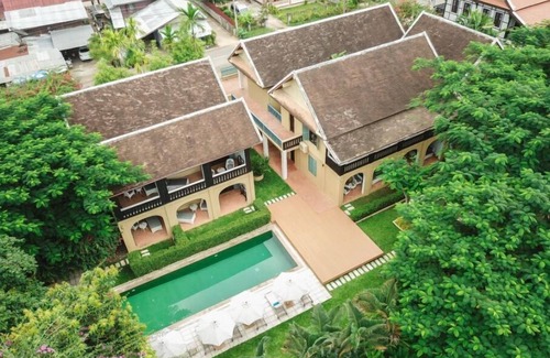 Luang Prabang Villa | One Bedroom Deluxe River View Villa (E)