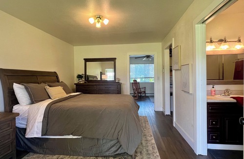 Butte Other | One bedroom getaway w/hot tub and pool access - A hidden gem in Palmer, Alaska