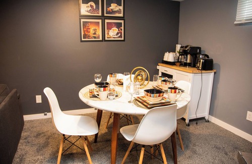 East Kildonan House | One-bedroom guest suite with private entry