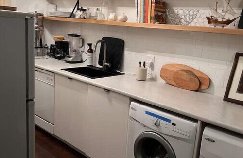 Hialeah Apartment | One bedroom in Kits with hot tub and city viewsnn