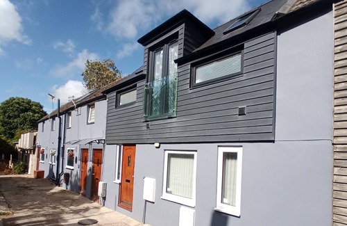 Bexhill-on-Sea House | One Bedroom Modern Terraced House