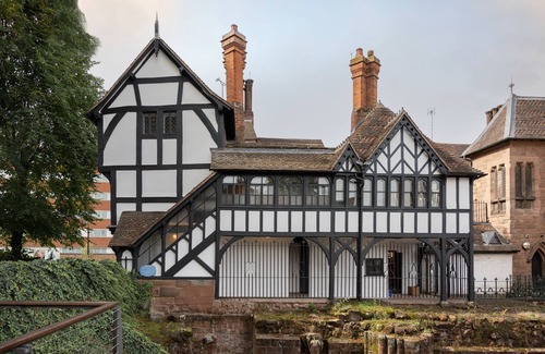 Coventry City Centre Cottage | One Bedroom modern luxury cottage