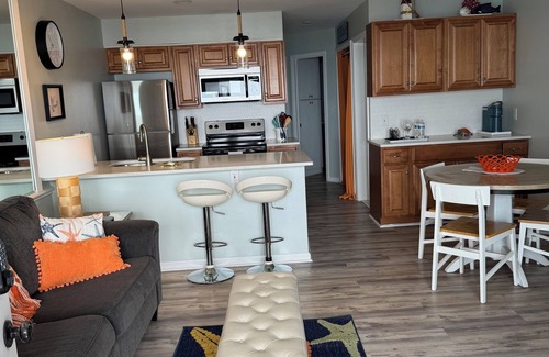 Ocean Isle Beach Condo | One bedroom, Ocean Front-steps to sand ,sun and fun