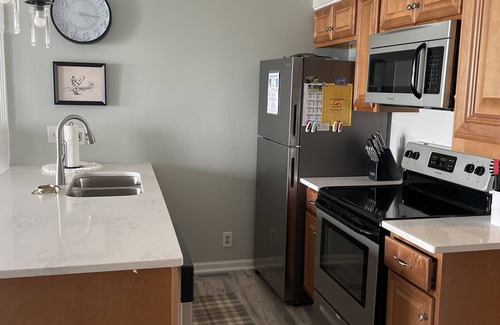 Ocean Isle Beach Condo | One bedroom, Ocean Front-steps to sand ,sun and fun