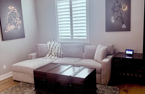 Winchester House | One bedroom private entry casita close to Temecula wine country.