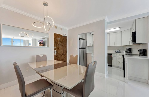 Galt Mile Apartment | One-Bedroom Suite Ocean Property