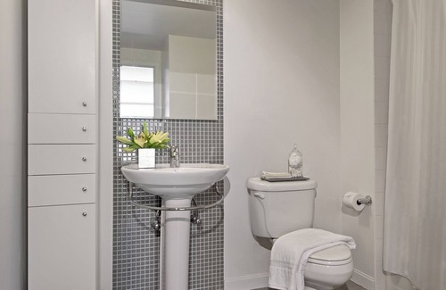 Cambridgeport Apartment | One Bedroom with Panoramic Views of Cambridge