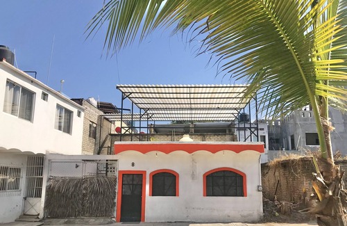 Lo de Marcos House | One block to the beach! Three blocks to plaza, stores and public transit