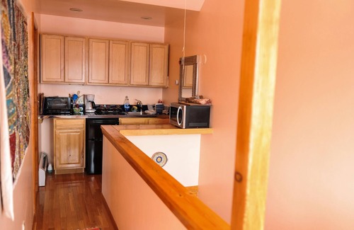 Tyrone Cabin | One Cozy BR and a separate Large BR that opens onto a Deck with Mountain views