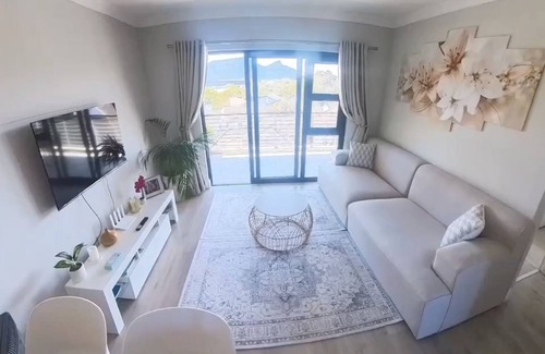 Tokai Apartment | One double bed en-suite