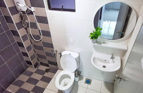 Kampung Kuala Pari Apartment | ONE LIFE FOUR SEASON GUEST HOUSE 9PAX MANHATTAN CONDO A1-13
