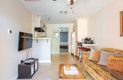 Peter Howell House | One Little Casita on 1st Street with Private Backyard - 3 miles to U of A