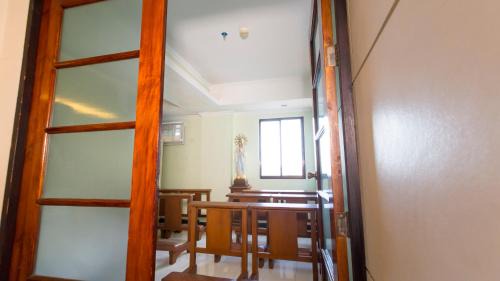 Iloilo City Proper Hotel | One Lourdes Dormitel