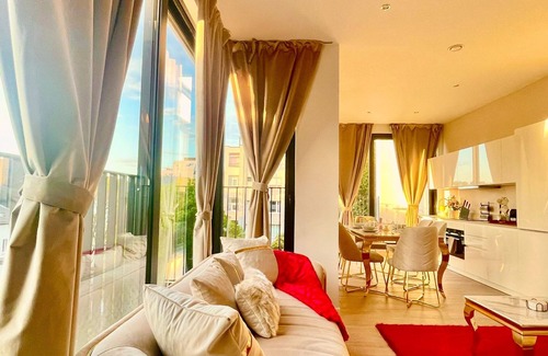 Klein-Antwerpen Apartment | One Lux Stay Near Antwerp Central - 3 Bedroom 1.5 Bathroom