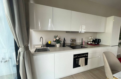 Klein-Antwerpen Apartment | One Lux Stay Near Antwerp Central - 3 Bedroom 1.5 Bathroom