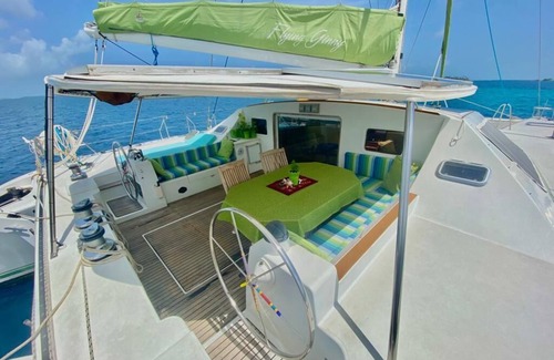 Carti Tupile Boat Rental | One of the biggest Sailing Catamarans in San Blas