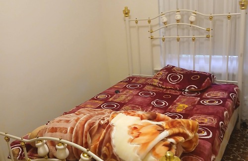 Norwood House | One room,$190+bills,Single Girl,3bed room set,Indian ofamily living,