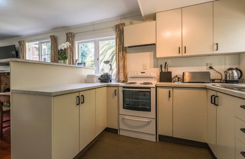 Onetangi Cottage | Onetangi Beach Cottage - Onetangi Bach