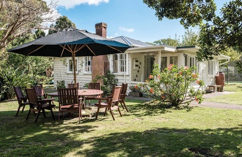 Onetangi Cottage | Onetangi Beach Cottage - Onetangi Bach