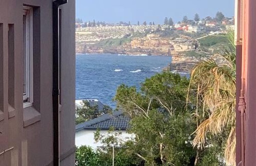 North Bondi Apartment | Only 100m from the sand at Iconic Bondi Beach