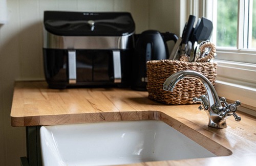 Oakford Cottage | ONNEN, pet friendly, with open fire in Aberaeron