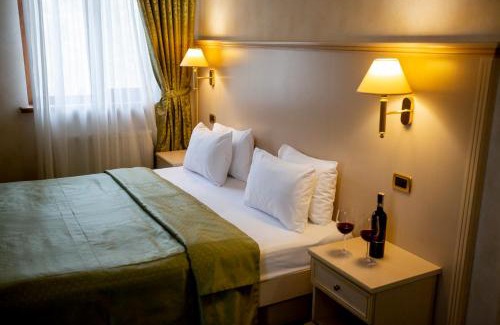Darnitsa District Hotel | ONOVO Dendra Hotel