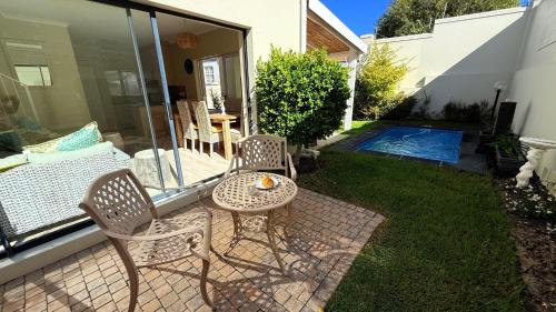 Onrus House | Onrus Holiday Home with Pool