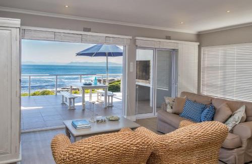 Gansbaai House | Ons C-Huis - Gansbaai Seafront Accommodation, back-up power