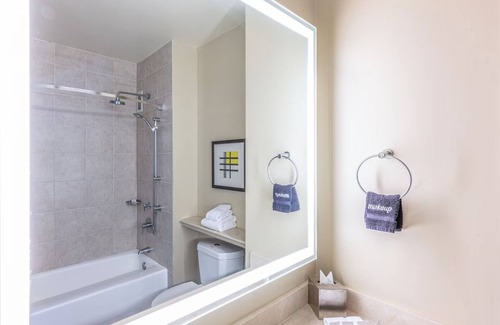 Redwood Shores Hotel | Onsite Pool, King Partial Water View Room at Grand Bay San Francisco Hotel