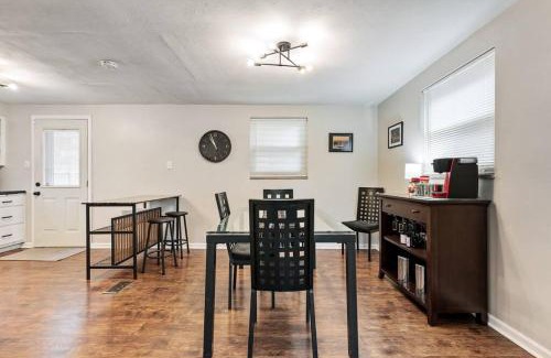 Brookline House | Open Floor Spacious Home, 15min from Downtown, Private Garage, Kids Friendly